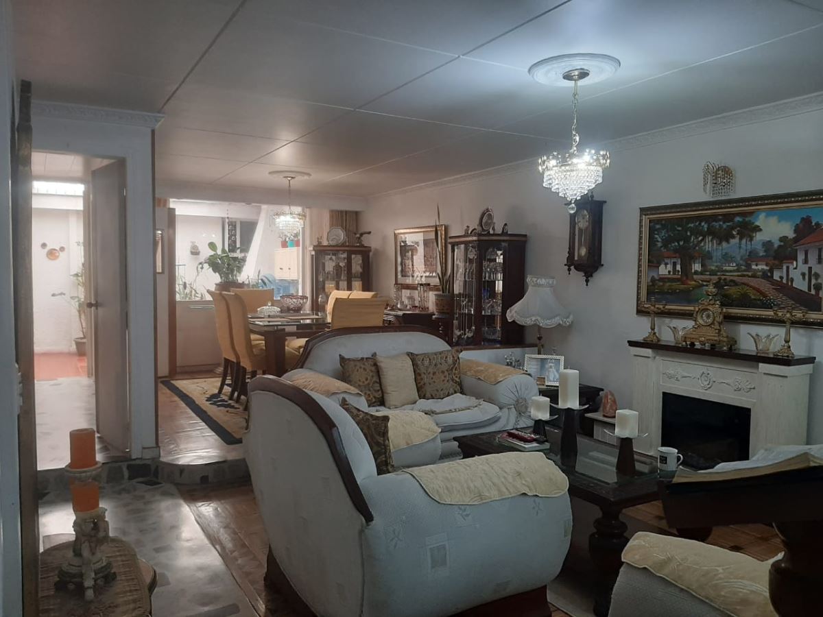 Casa en venta en Engativá, Bogotá · foto 5 de 24