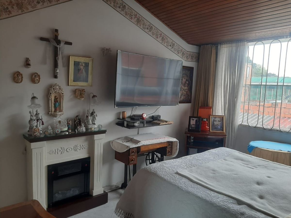 Casa en venta en Engativá, Bogotá · foto 10 de 24