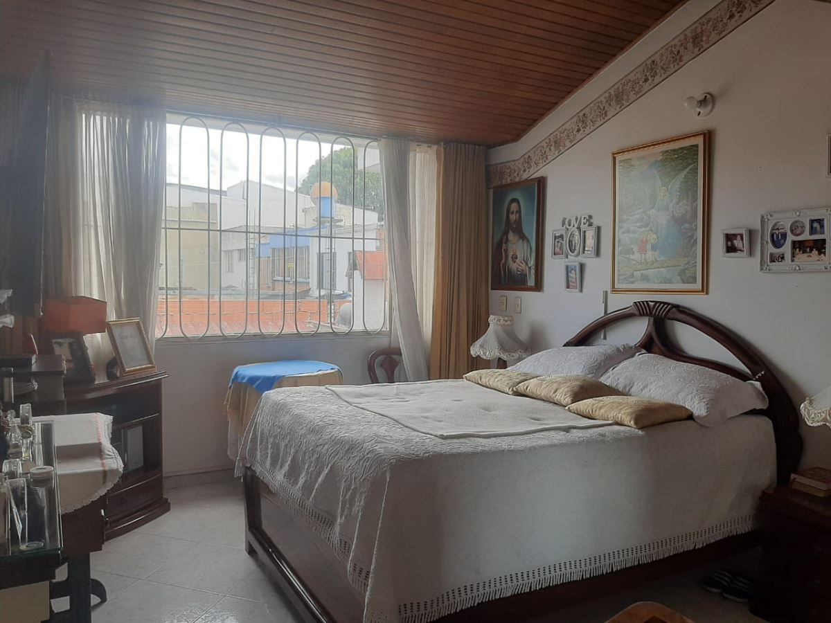 Casa en venta en Engativá, Bogotá · foto 12 de 24
