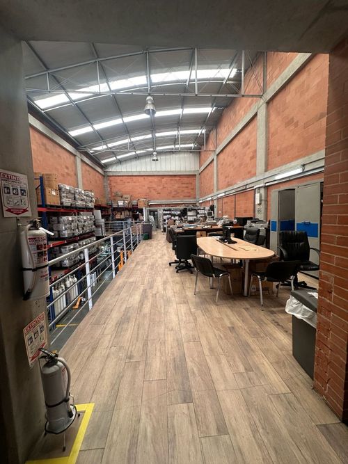 Bodega en venta en Siberia, Cota, 520 m² · foto 2 de 5