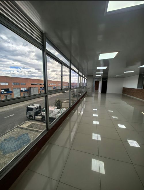 Bodega en venta en Siberia, Cota, 1355 m² · foto 2 de 24