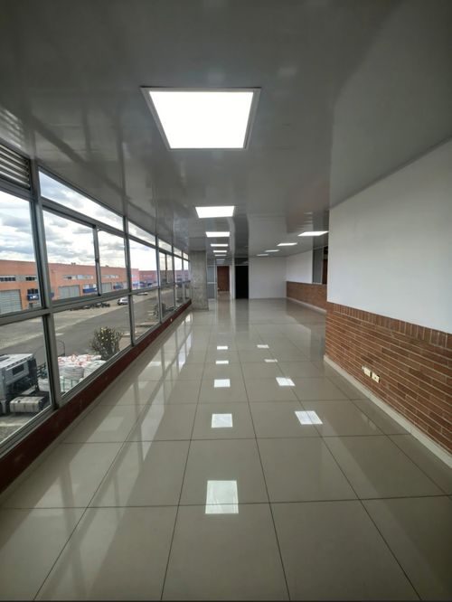 Bodega en venta en Siberia, Cota, 1355 m² · foto 10 de 24
