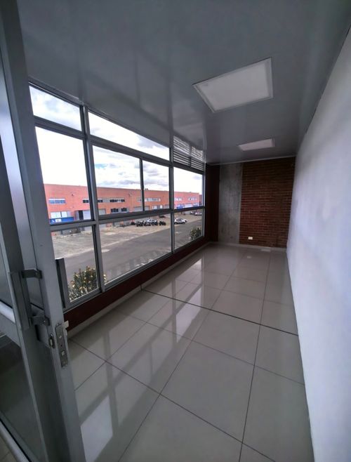 Bodega en venta en Siberia, Cota, 1355 m² · foto 18 de 24