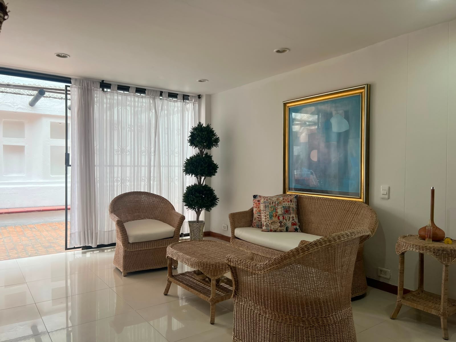 Apartamento en arriendo en Loma Benedictinos, Envigado · foto 2 de 18