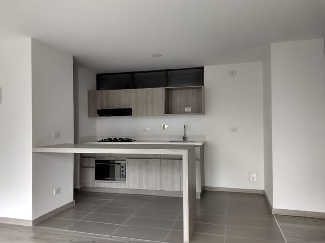 Apartamento de 3 alcobas en arriendo en Suramérica, Itagüí, 73 m² · foto 3 de 18
