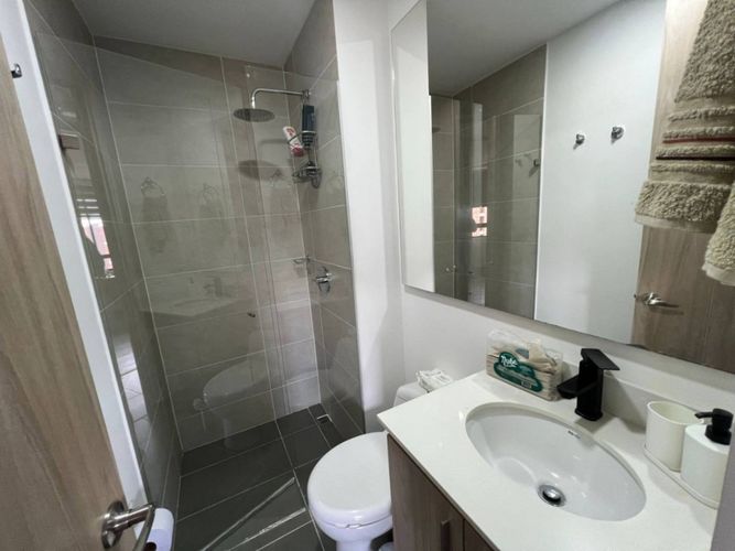 Apartamento de 3 alcobas en arriendo en Los Colegios, Rionegro, 95 m² · foto 3 de 14