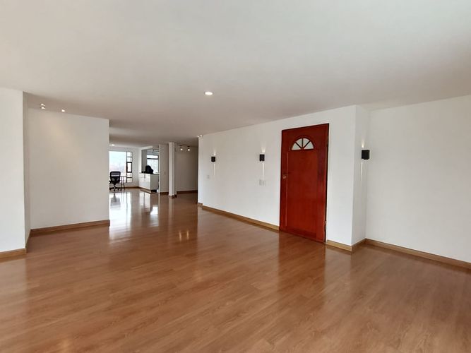 Apartamento de 2 alcobas en arriendo en Castropol, Medellín, 240 m² · foto 2 de 20