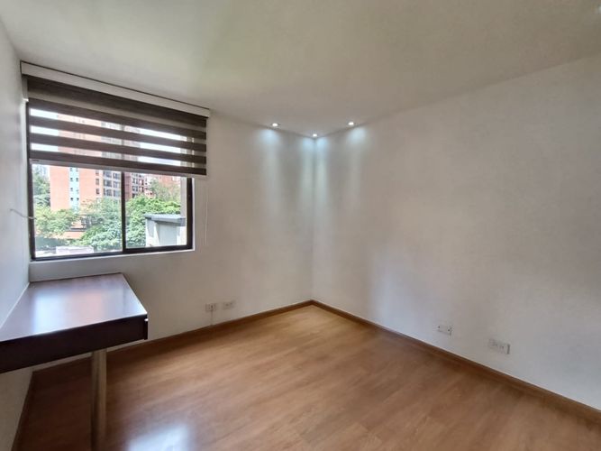 Apartamento de 2 alcobas en arriendo en Castropol, Medellín, 240 m² · foto 11 de 20