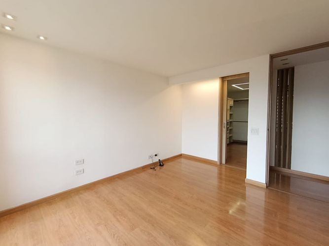 Apartamento de 2 alcobas en arriendo en Castropol, Medellín, 240 m² · foto 14 de 20