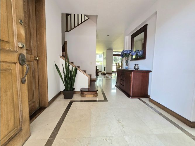 Casa de 4 alcobas en venta en Sotileza, Bogotá, 224 m² · foto 2 de 24