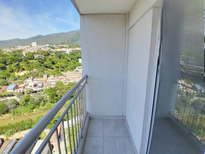 Apartamento de 2 alcobas en venta en El Palenque, Girón, 48 m² · foto 3 de 16