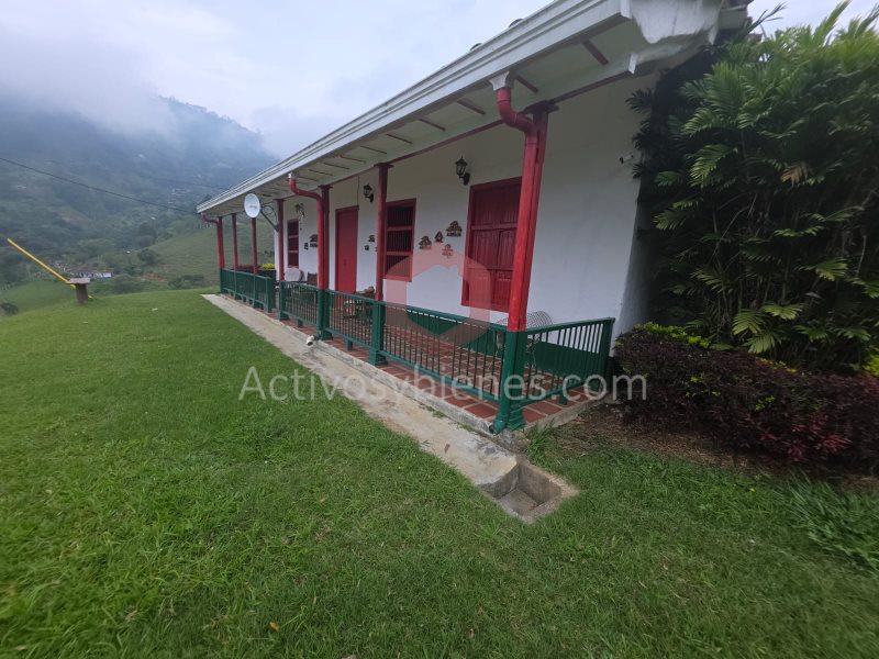 5BR Country House in Centro for Sale