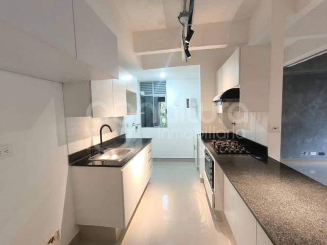 Apartamento de 3 alcobas en arriendo en Santa Fe, Medellín, 99 m² · foto 6 de 23