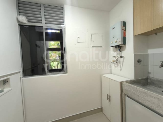 Apartamento de 3 alcobas en arriendo en Santa Fe, Medellín, 99 m² · foto 19 de 23