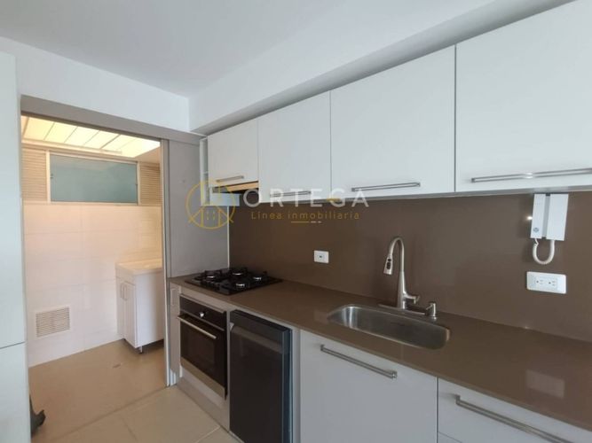 Apartamento de 3 alcobas en venta en Cañaveral, Floridablanca, 90 m² · foto 3 de 24