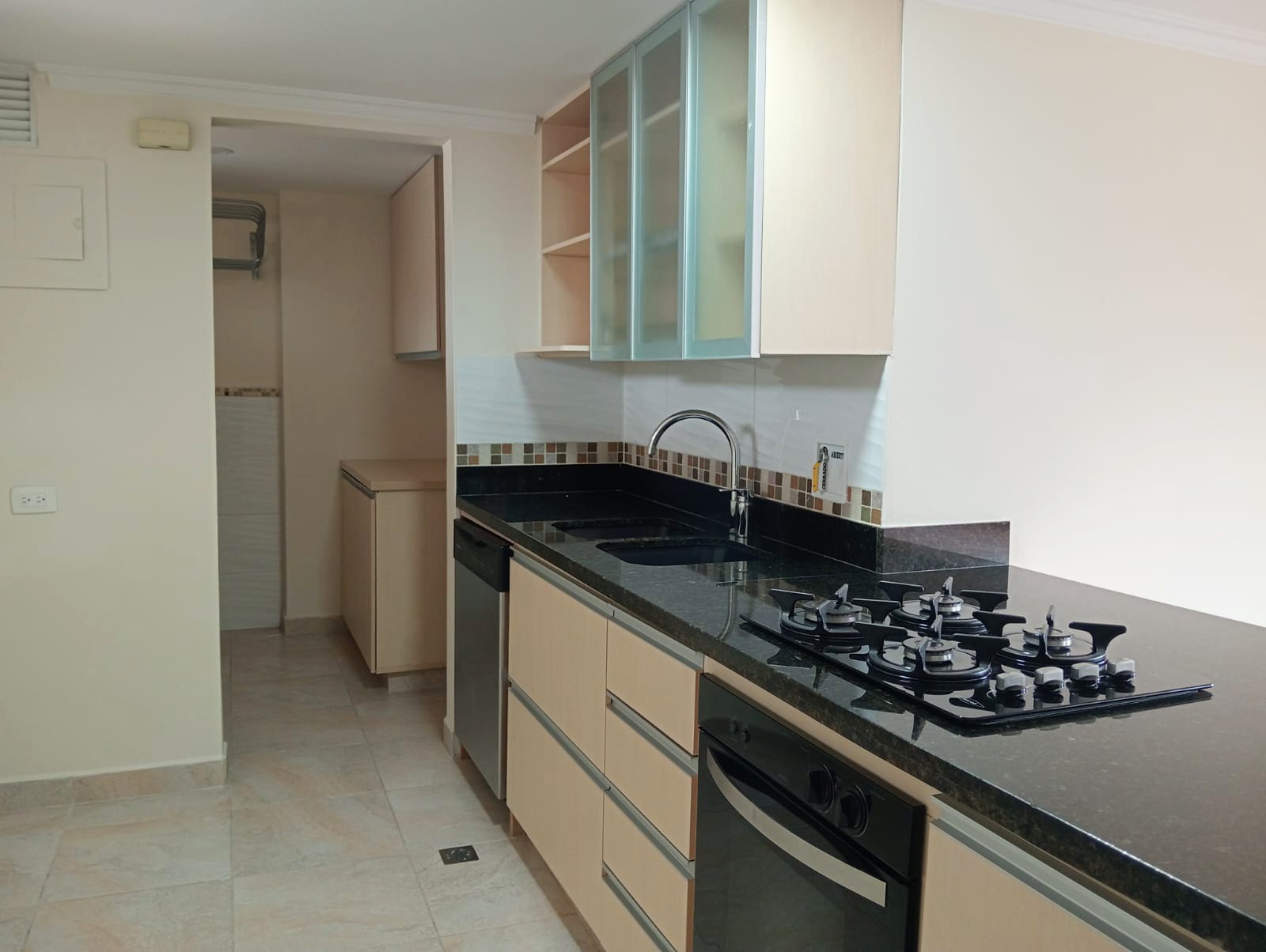 Apartamento en arriendo en Laureles, Medellín · foto 5 de 19