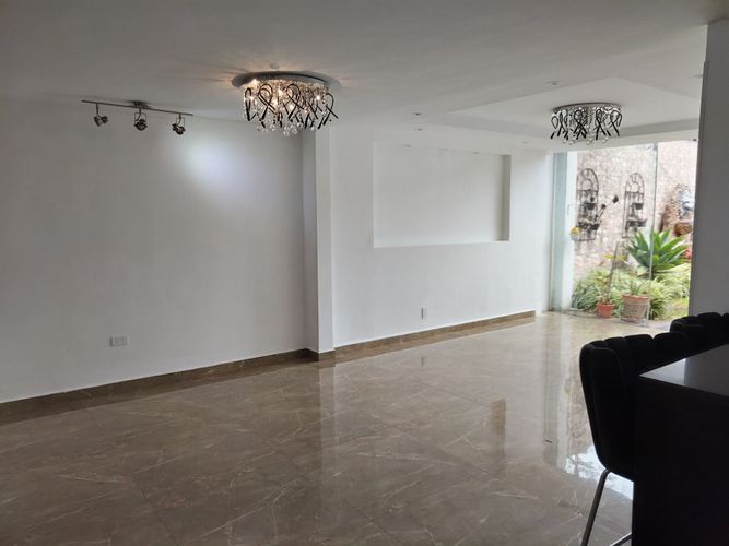 Casa de 4 alcobas en venta en Las Villas, Bogotá, 333 m² · foto 4 de 24