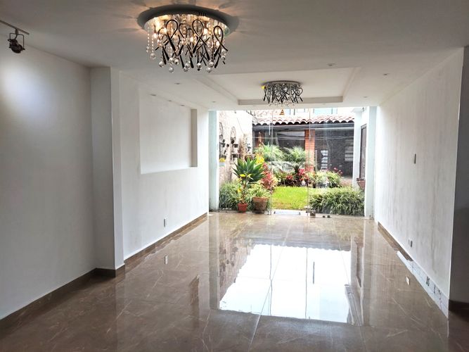 Casa de 4 alcobas en venta en Las Villas, Bogotá, 333 m² · foto 2 de 24