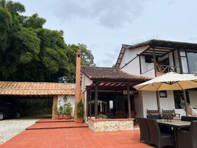 Finca en venta en El Porvenir, Rionegro, 379 m² · foto 2 de 17