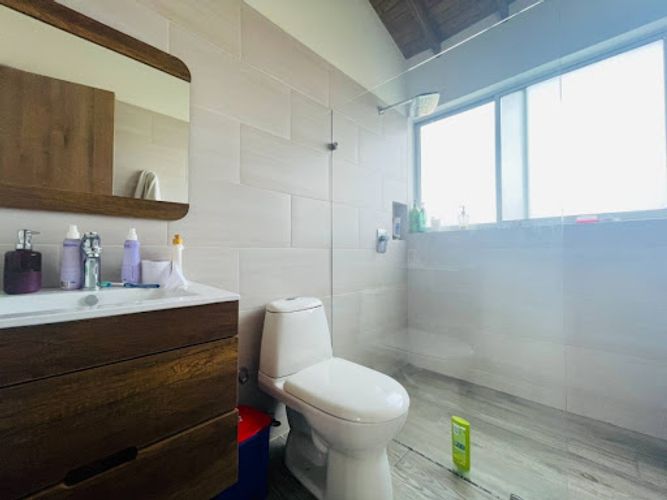 Casa de 6 alcobas en venta en El Porvenir, Rionegro, 430 m² · foto 13 de 24