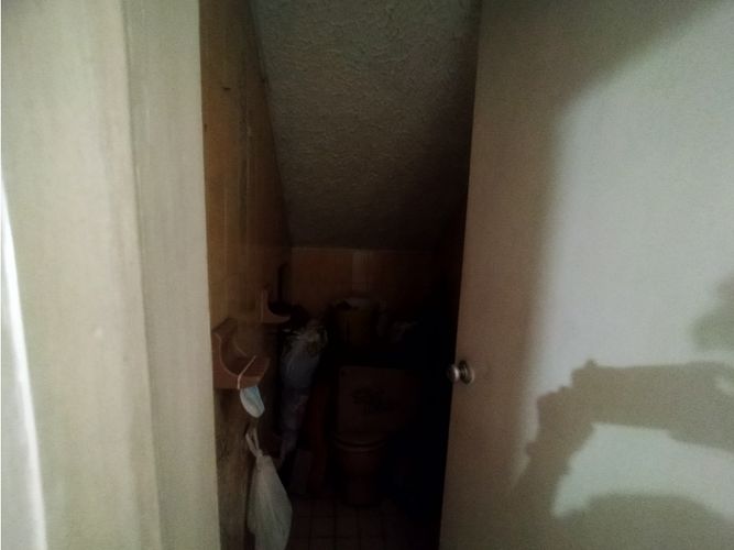 Casa de 7 alcobas en venta en San Francisco, Bucaramanga, 224 m² · foto 9 de 24
