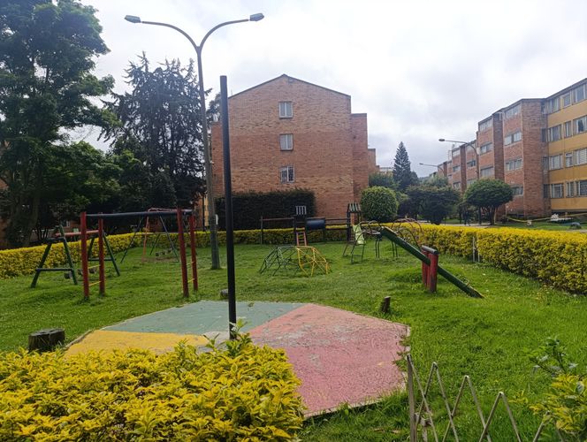 Apartamento de 4 alcobas en venta en Colseguros, Bogotá, 113 m² · foto 4 de 22