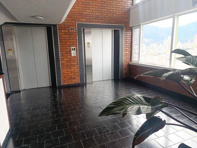 Apartamento de 4 alcobas en venta en Colseguros, Bogotá, 113 m² · foto 6 de 22