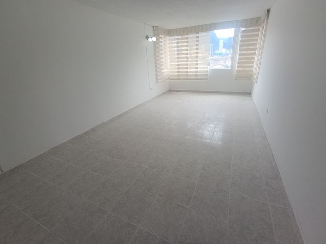 Apartamento de 4 alcobas en venta en Colseguros, Bogotá, 113 m² · foto 9 de 22