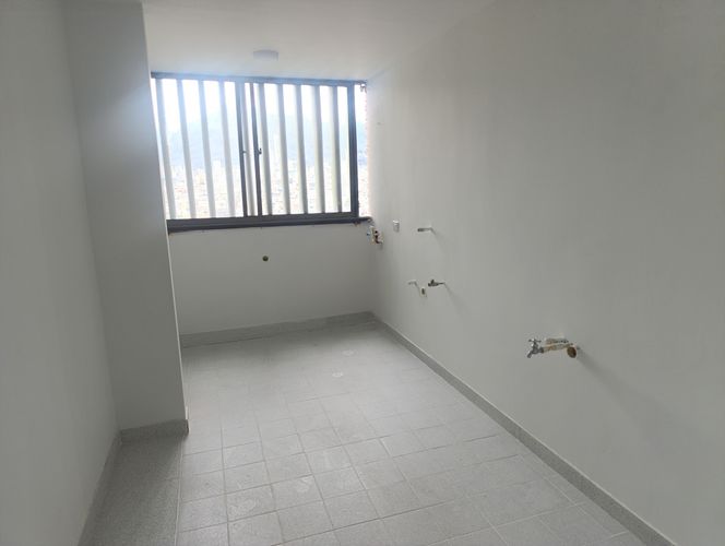 Apartamento de 4 alcobas en venta en Colseguros, Bogotá, 113 m² · foto 10 de 22