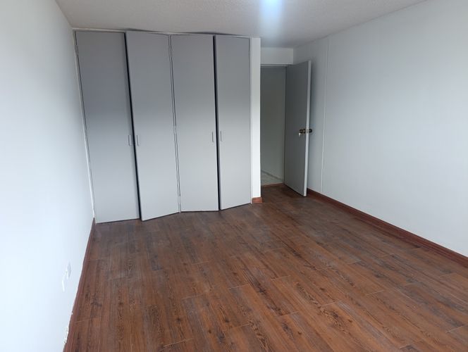 Apartamento de 4 alcobas en venta en Colseguros, Bogotá, 113 m² · foto 18 de 22