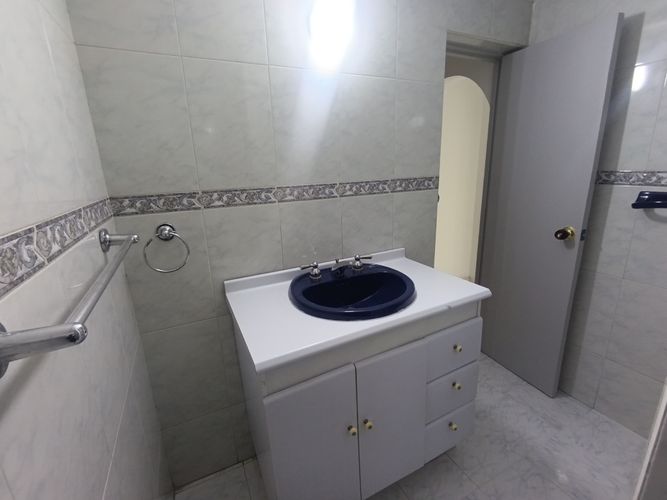 Apartamento de 4 alcobas en venta en Colseguros, Bogotá, 113 m² · foto 21 de 22