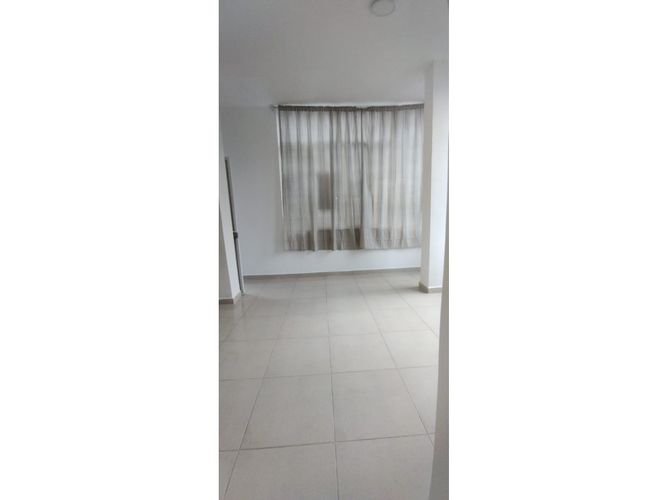 Apartamento de 3 alcobas en venta en Hsd. San Antonio De Carrizal, Girón, 60 m² · foto 3 de 18
