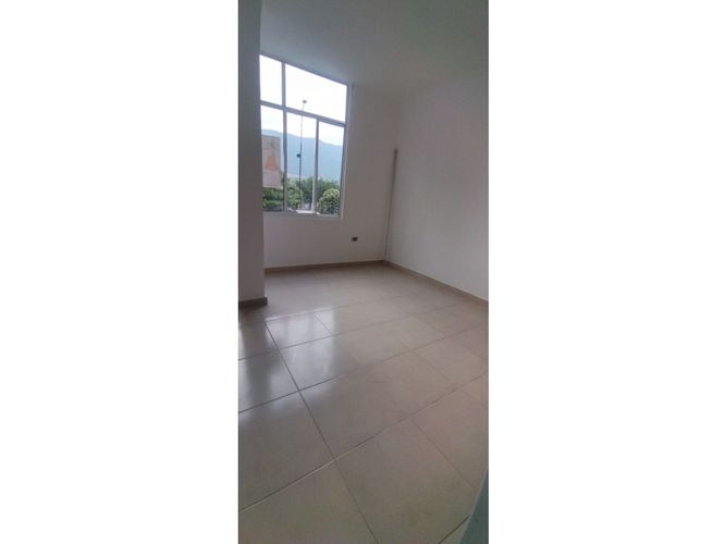 Apartamento de 3 alcobas en venta en Hsd. San Antonio De Carrizal, Girón, 60 m² · foto 8 de 18