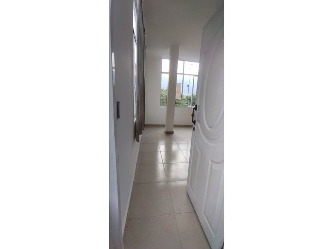 Apartamento de 3 alcobas en venta en Hsd. San Antonio De Carrizal, Girón, 60 m² · foto 12 de 18