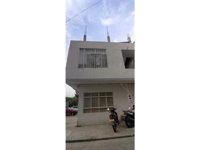Apartamento de 3 alcobas en venta en Hsd. San Antonio De Carrizal, Girón, 60 m² · foto 14 de 18