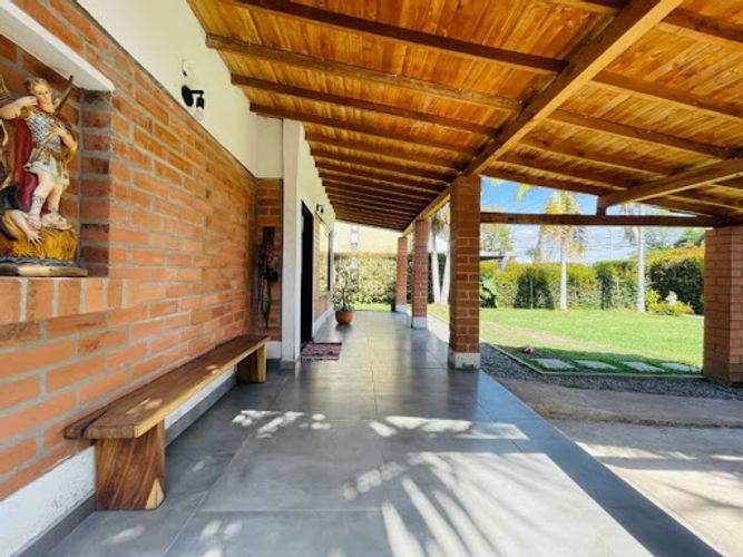 Casa de 3 alcobas en venta en El Porvenir, Rionegro, 300 m² · foto 2 de 24