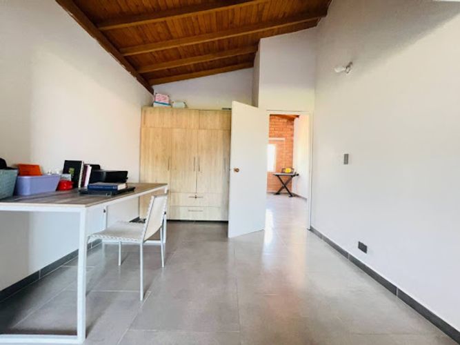 Casa de 3 alcobas en venta en El Porvenir, Rionegro, 300 m² · foto 18 de 24
