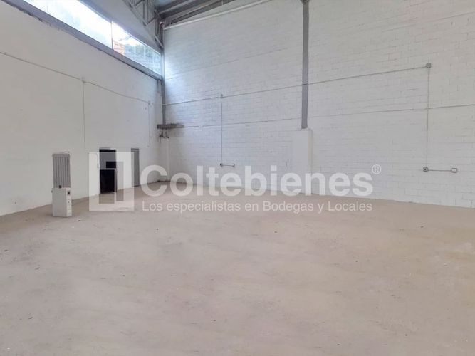 Bodega en arriendo en La Aldea, La Estrella, 350 m² · foto 2 de 7