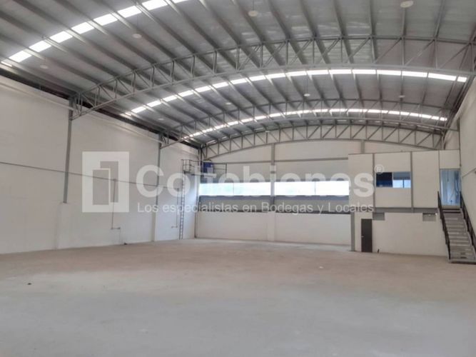 Bodega en arriendo en La Aldea, La Estrella, 736 m² · foto 2 de 7