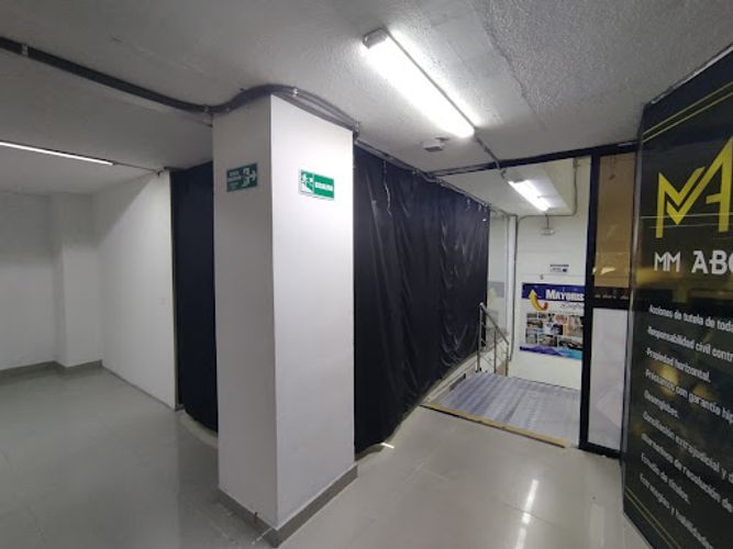 Local en arriendo en La Candelaria, Medellín, 20 m² · foto 3 de 8
