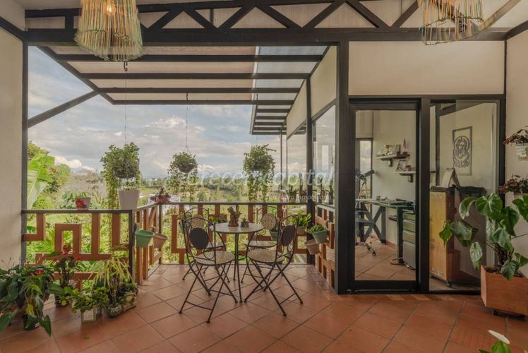 Casa de 3 alcobas en venta en Mampuesto, Rionegro, 489 m² · foto 2 de 8
