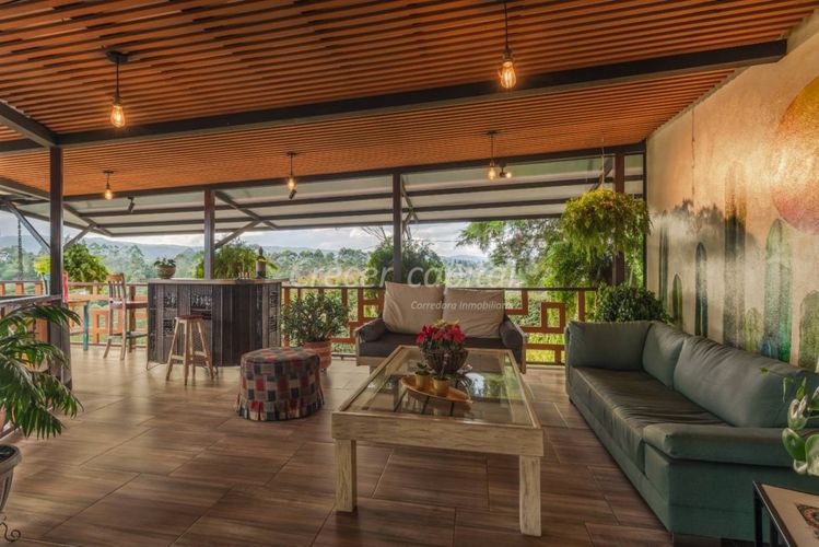 Casa de 3 alcobas en venta en Mampuesto, Rionegro, 489 m² · foto 4 de 8