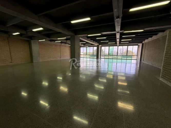 Oficina en arriendo en Guayabal, Medellín, 596 m² · foto 13 de 24