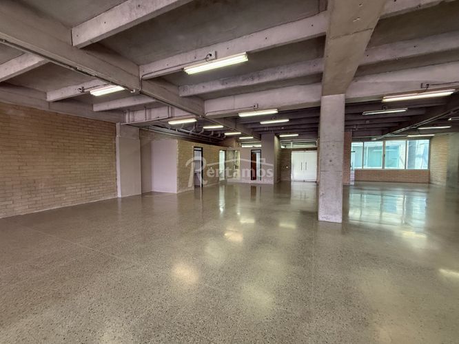 Local en arriendo en Guayabal, Medellín, 596 m² · foto 3 de 23