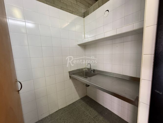 Local en arriendo en Guayabal, Medellín, 596 m² · foto 14 de 23