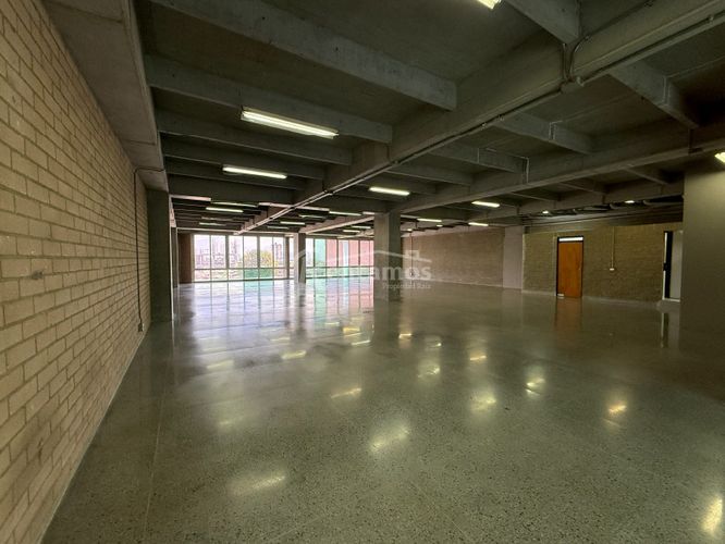 Local en arriendo en Guayabal, Medellín, 596 m² · foto 20 de 23