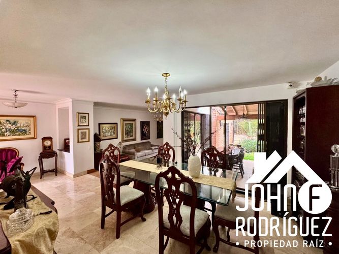Casa de 4 alcobas en venta en San Lucas, Medellín, 318 m² · foto 4 de 18