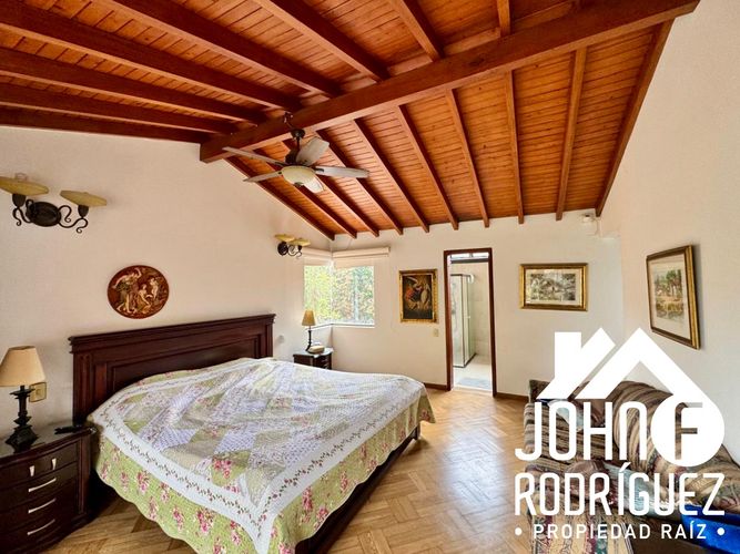 Casa de 4 alcobas en venta en San Lucas, Medellín, 318 m² · foto 10 de 18