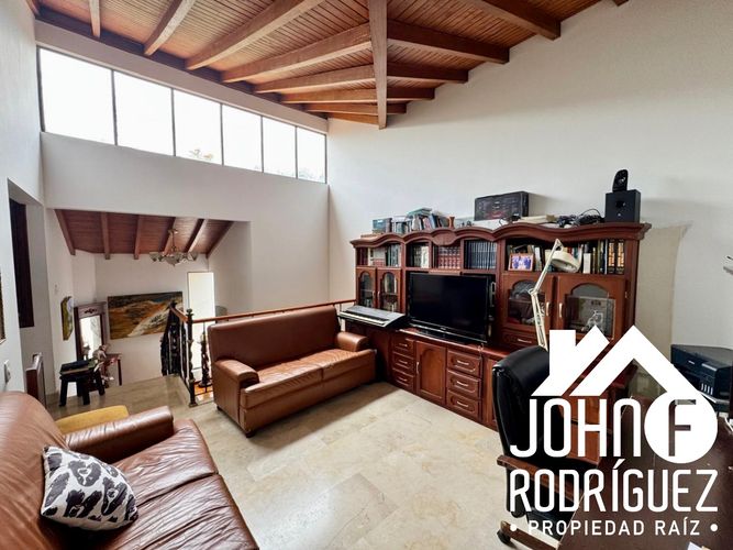 Casa de 4 alcobas en venta en San Lucas, Medellín, 318 m² · foto 18 de 18