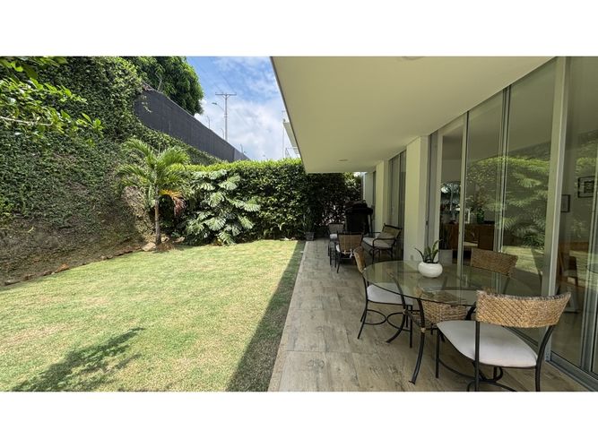 Casa de 4 alcobas en venta en Pance, Cali, 250 m² · foto 2 de 24